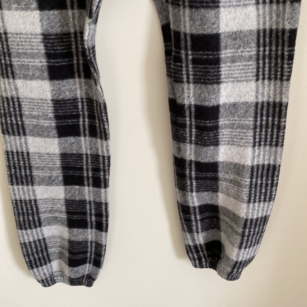 The Great. Black/White Plaid Flannel Joggers Size 0/XS - Picture 4 of 8